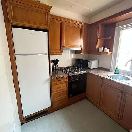 Apartamento Portbou דירה *